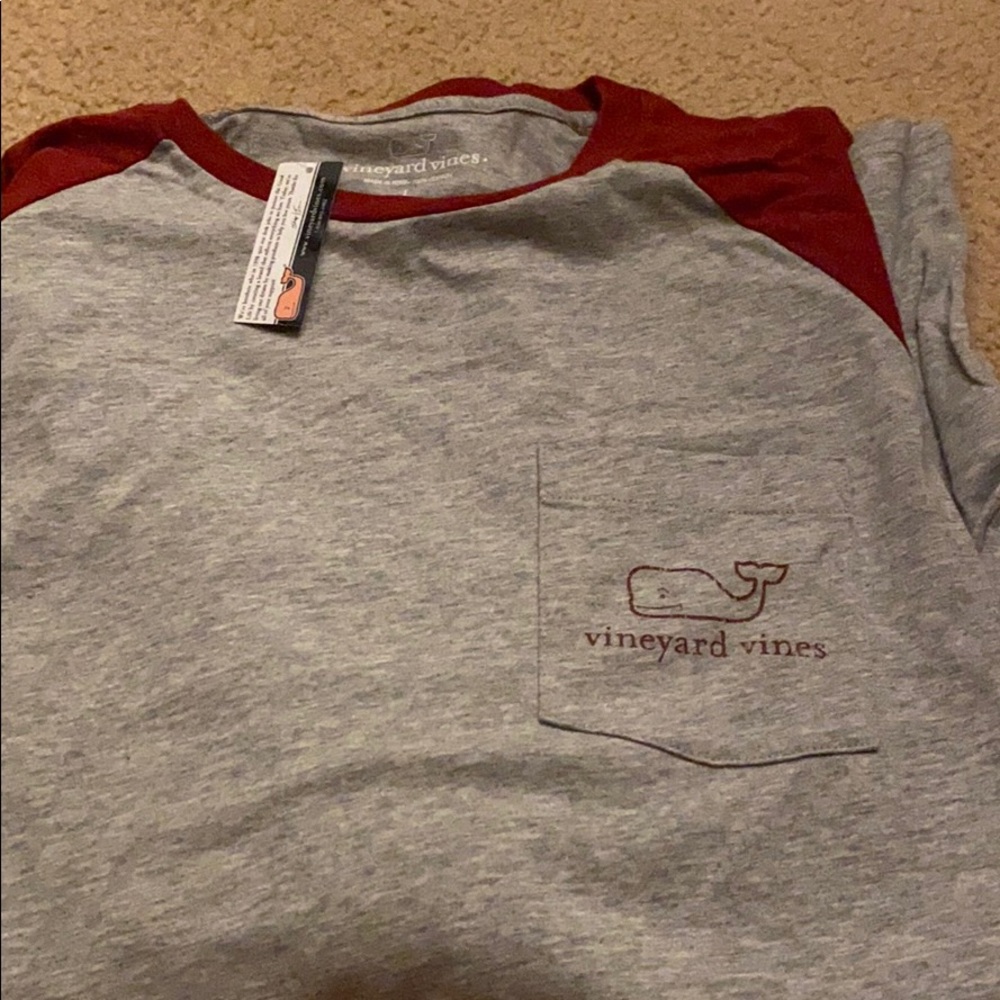 Vineyard vines tee